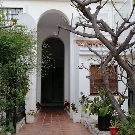 Beautiful Apartment In La Carihuela, Torremolinos Bagian luar foto