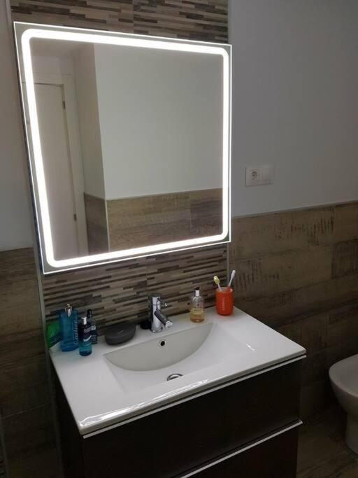 Beautiful Apartment In La Carihuela, Torremolinos Bagian luar foto